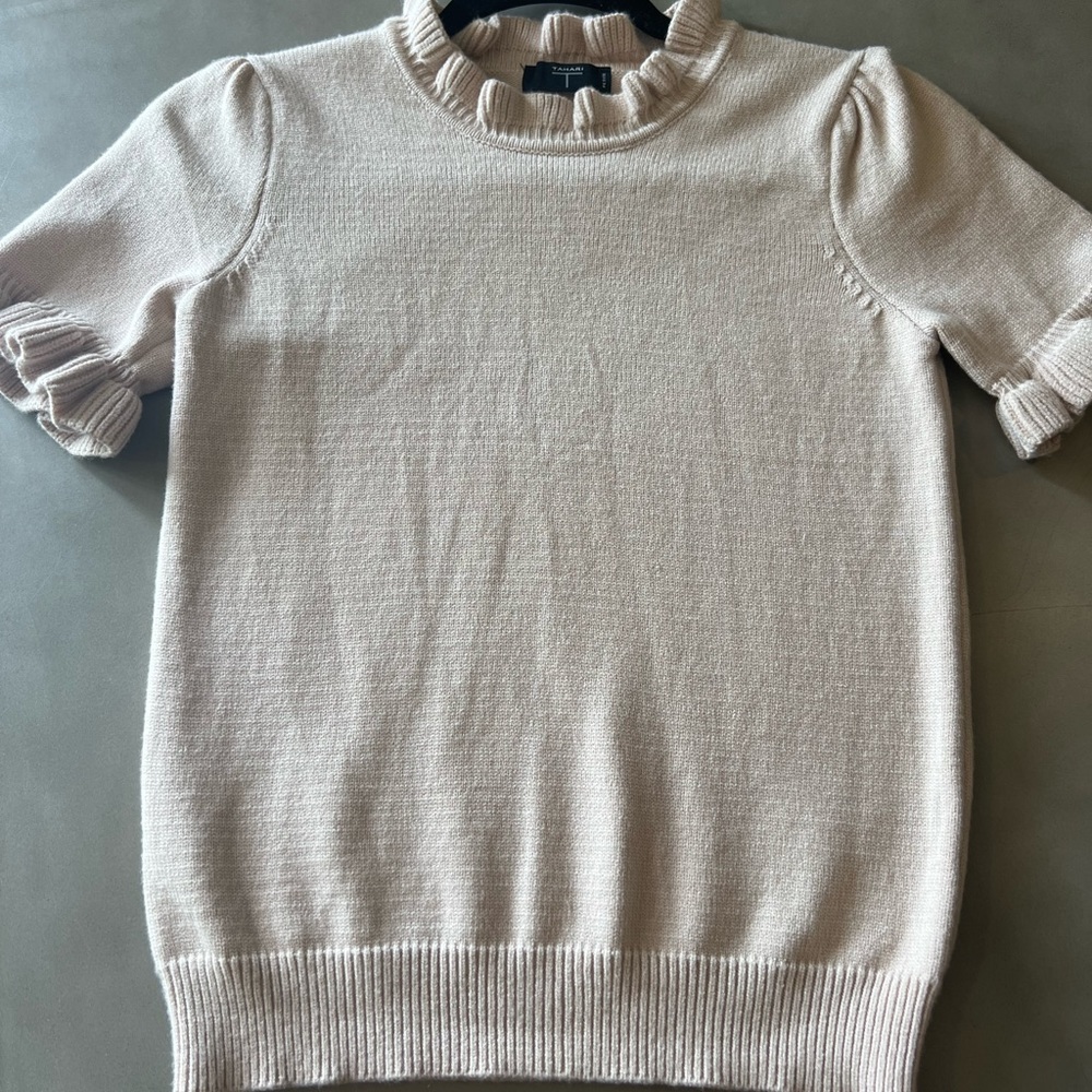 Tahari top